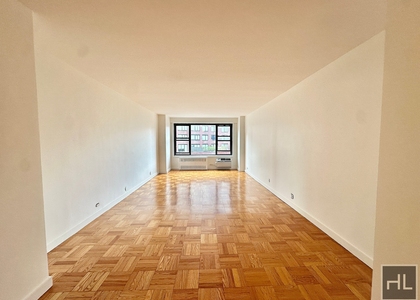 Fourth Avenue - Photo 1