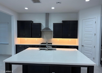 7710 W Crabapple Drive - Photo 1