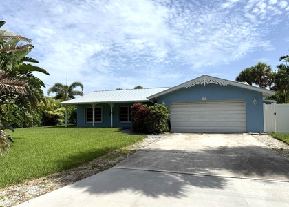 1916 Coconut Drive - Photo 1
