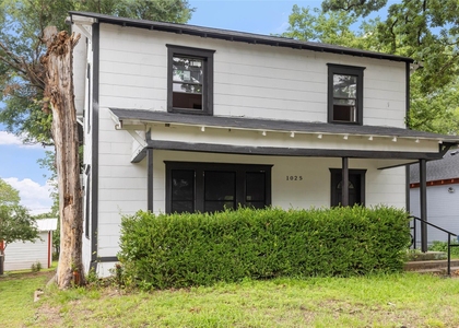 1025 W Walker Street - Photo 1