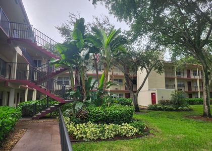 200 Sw 132nd Way - Photo 1