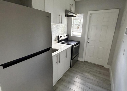 2722 Poinsettia Avenue - Photo 1