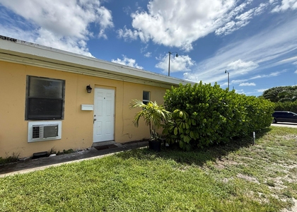3300 Broadway Avenue - Photo 1