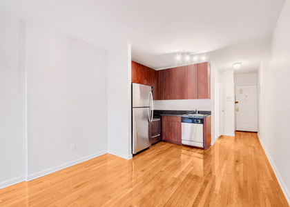 West 49th Street - Photo 1