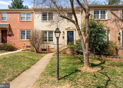 1808 Golf View Court - Photo 1