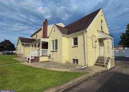 10 Webster Avenue - Photo 1