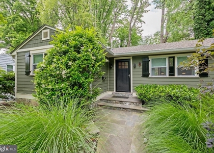 4115 Denfeld Avenue - Photo 1