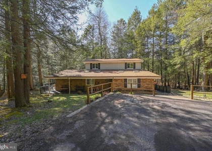 285 Lakeshore Drive - Photo 1