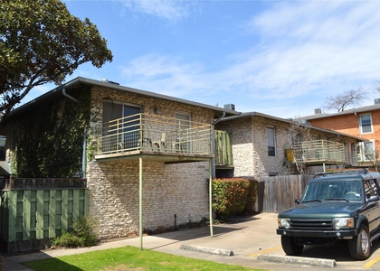 2706 Cole St - Photo 1