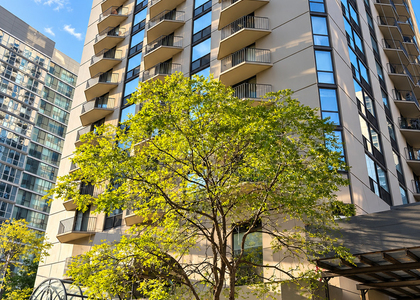 70 W Huron Street - Photo 1