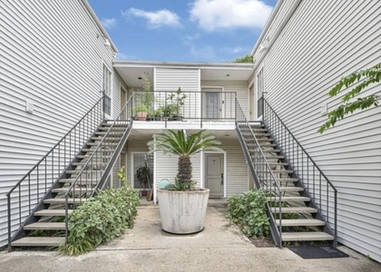 9809 Richmond Avenue - Photo 1