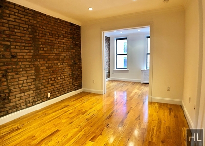 Mott Street - Photo 1