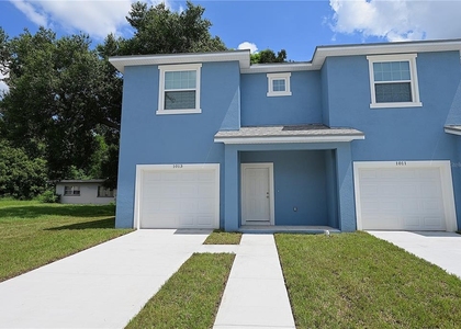 1013 N Brunnell Parkway - Photo 1