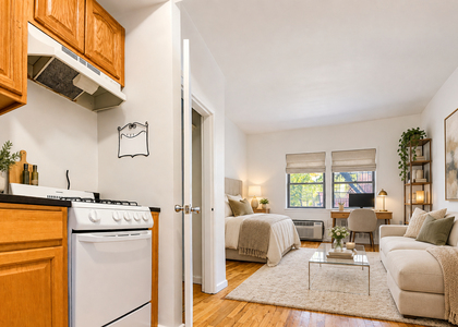 225 East 10th Street - Photo 1