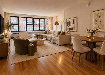 Fourth Avenue - Photo 1
