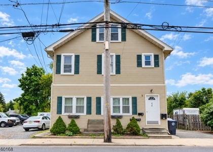 410 Talmadge Ave - Photo 1