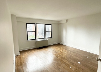 East 63 Street - Photo 1