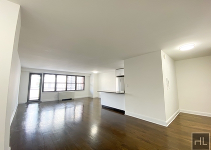 E 82 St - Photo 1