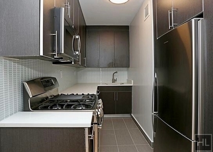 West 53 Street - Photo 1