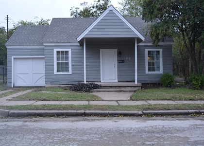 712 Cantey Avenue W - Photo 1