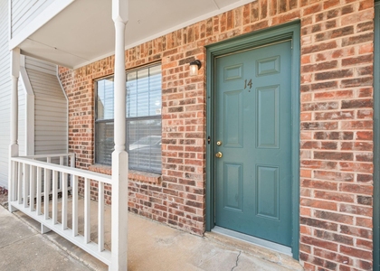 929 W Hickory Street - Photo 1