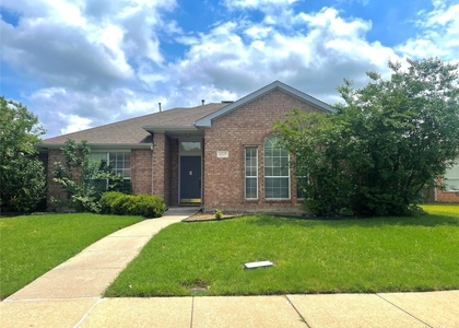 807 Aylesbury Drive - Photo 1