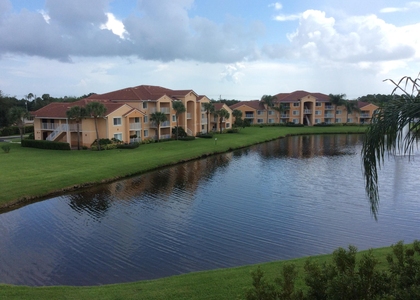 241 Sw Palm Drive - Photo 1