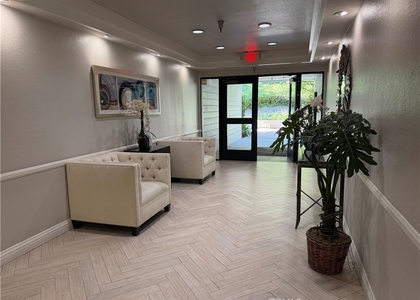 280 Cagney - Photo 1