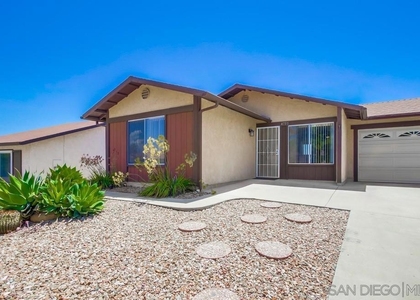 4755 Live Oak Ct - Photo 1