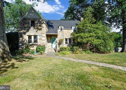 400 Meadow Lane - Photo 1
