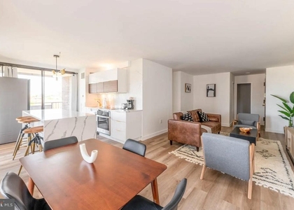 250 S Reynolds Street - Photo 1