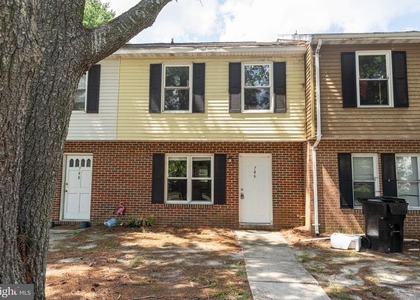 746 Hemlock Street - Photo 1