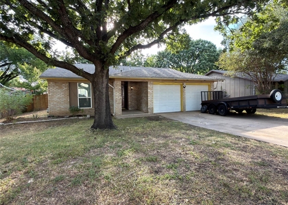 1907 Aberdeen Dr - Photo 1