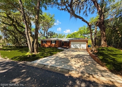 10135 Lake View Road W - Photo 1
