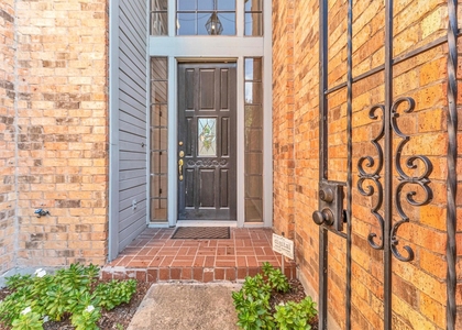 109 W 10th Street W - Photo 1