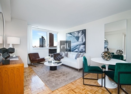 Crescent Street - Photo 1