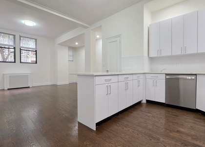 West 68 Street - Photo 1
