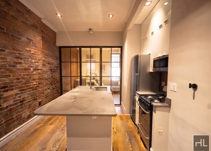 Mott Street - Photo 1