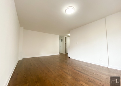 E 16 St - Photo 1