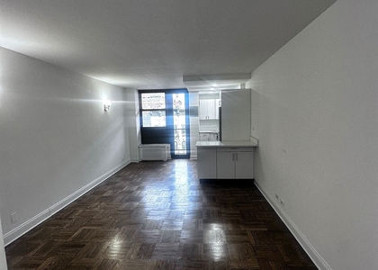 East 35 Street - Photo 1