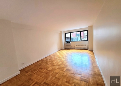 Fourth Avenue - Photo 1