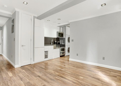 2 Avenue - Photo 1