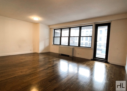 E 82 St - Photo 1