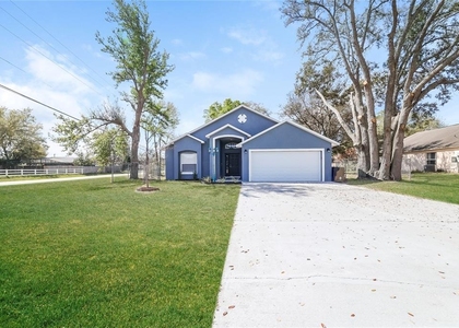 602 Elfrida Way - Photo 1