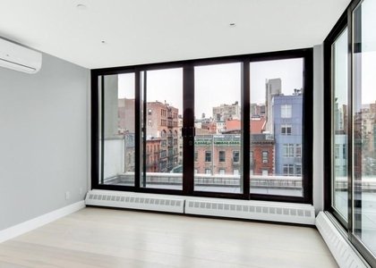 Bowery - Photo 1