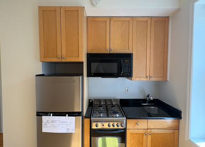 West 13 Street - Photo 1