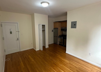 West 13 Street - Photo 1