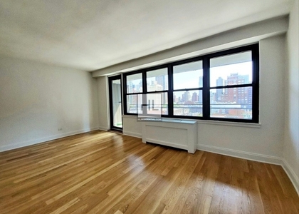 E 82 St - Photo 1