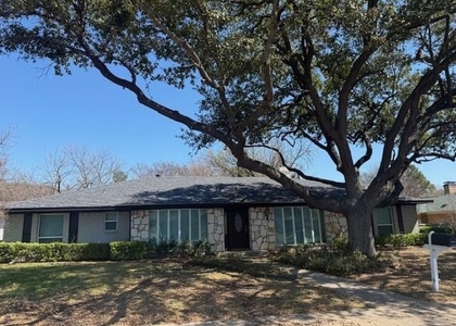 14922 Hillcrest Road - Photo 1