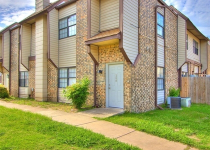 401 Se 12th Avenue - Photo 1
